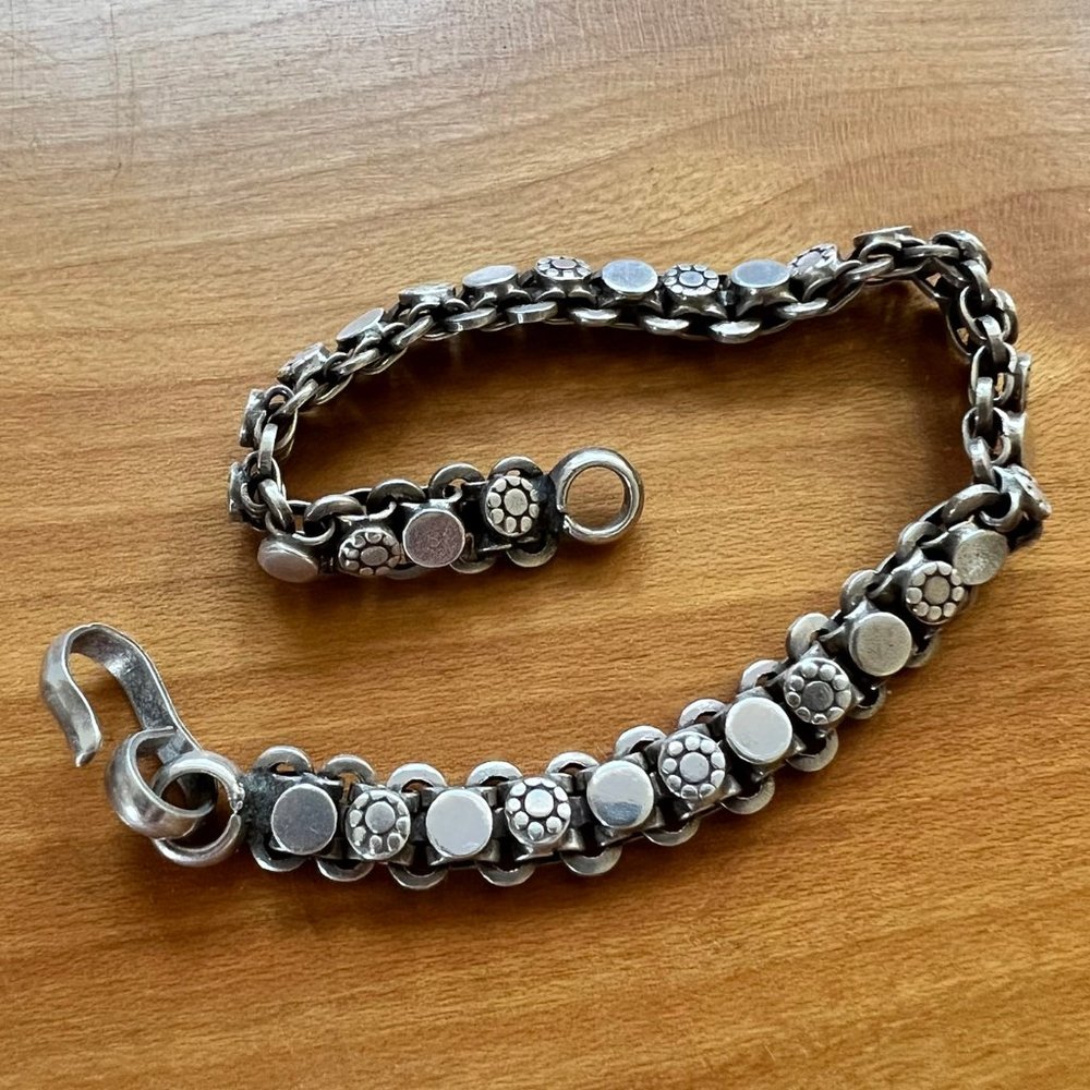 Authentic Vintage Indian Hand-worked Silver Bracelet - Picture 6 of 8